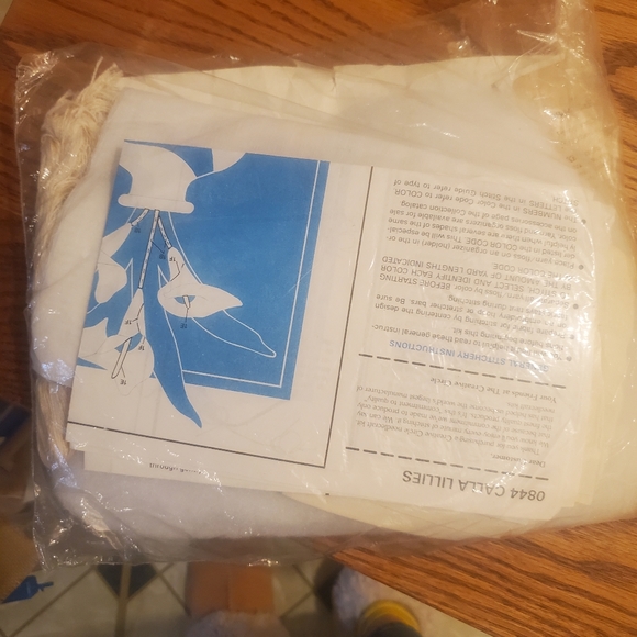 Vintage 1986 Creative Circle Calla Lillies Embroidery Kit #0844 - Picture 3 of 3